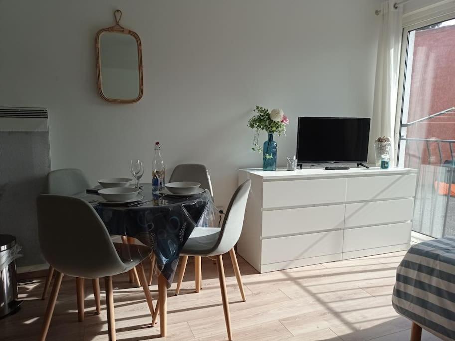 Les Carabins, Clim, Parking, Commerce Fos-sur-Mer Exteriör bild