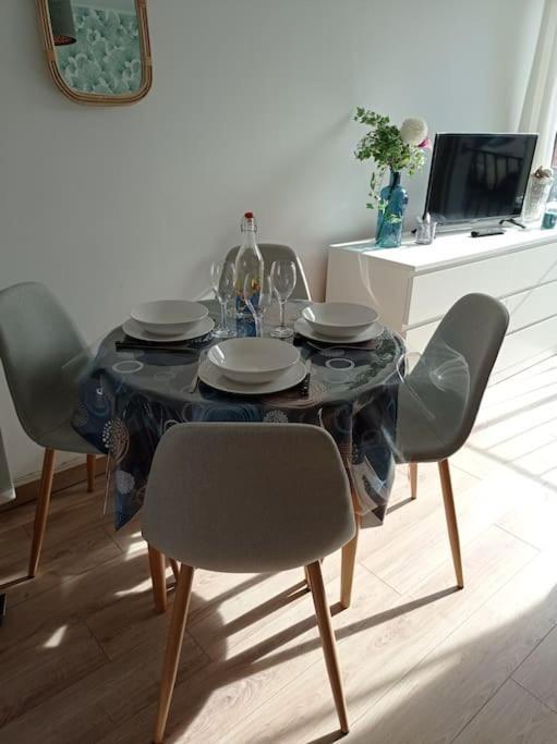 Les Carabins, Clim, Parking, Commerce Fos-sur-Mer Exteriör bild